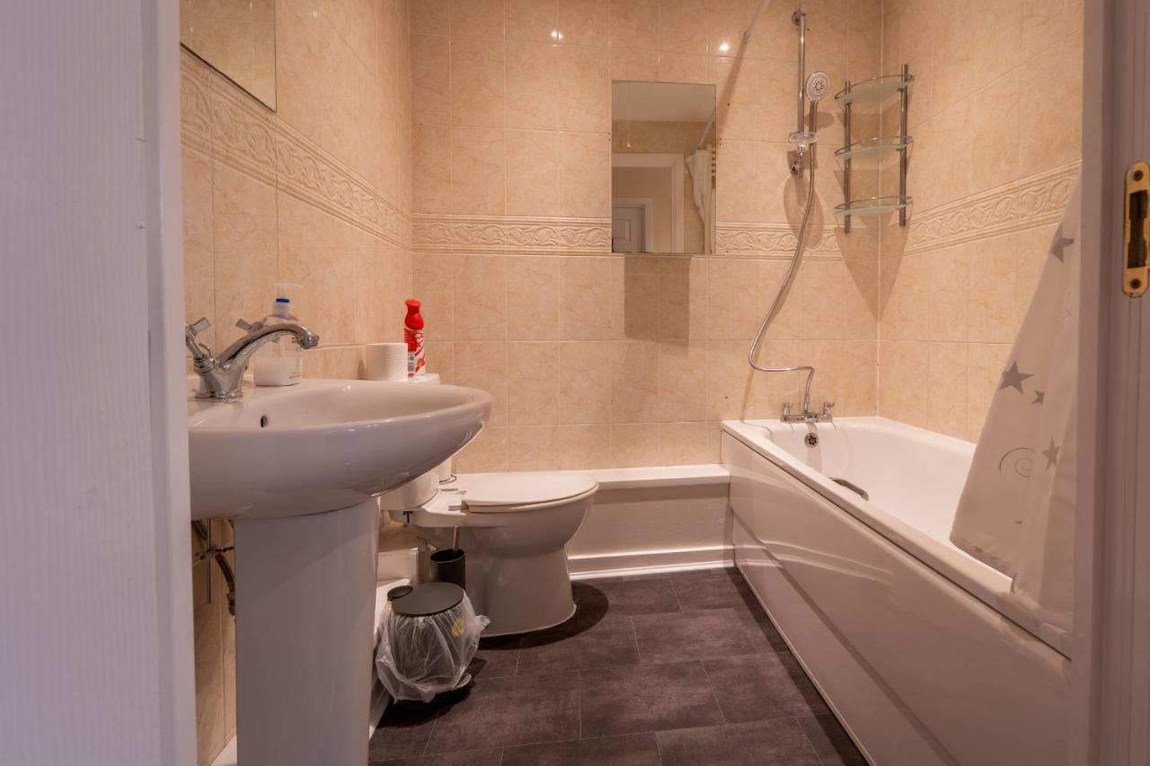 Luxury 2 Bed Apartment - Near Heathrow, Legoland, Windsor Slough Bagian luar foto