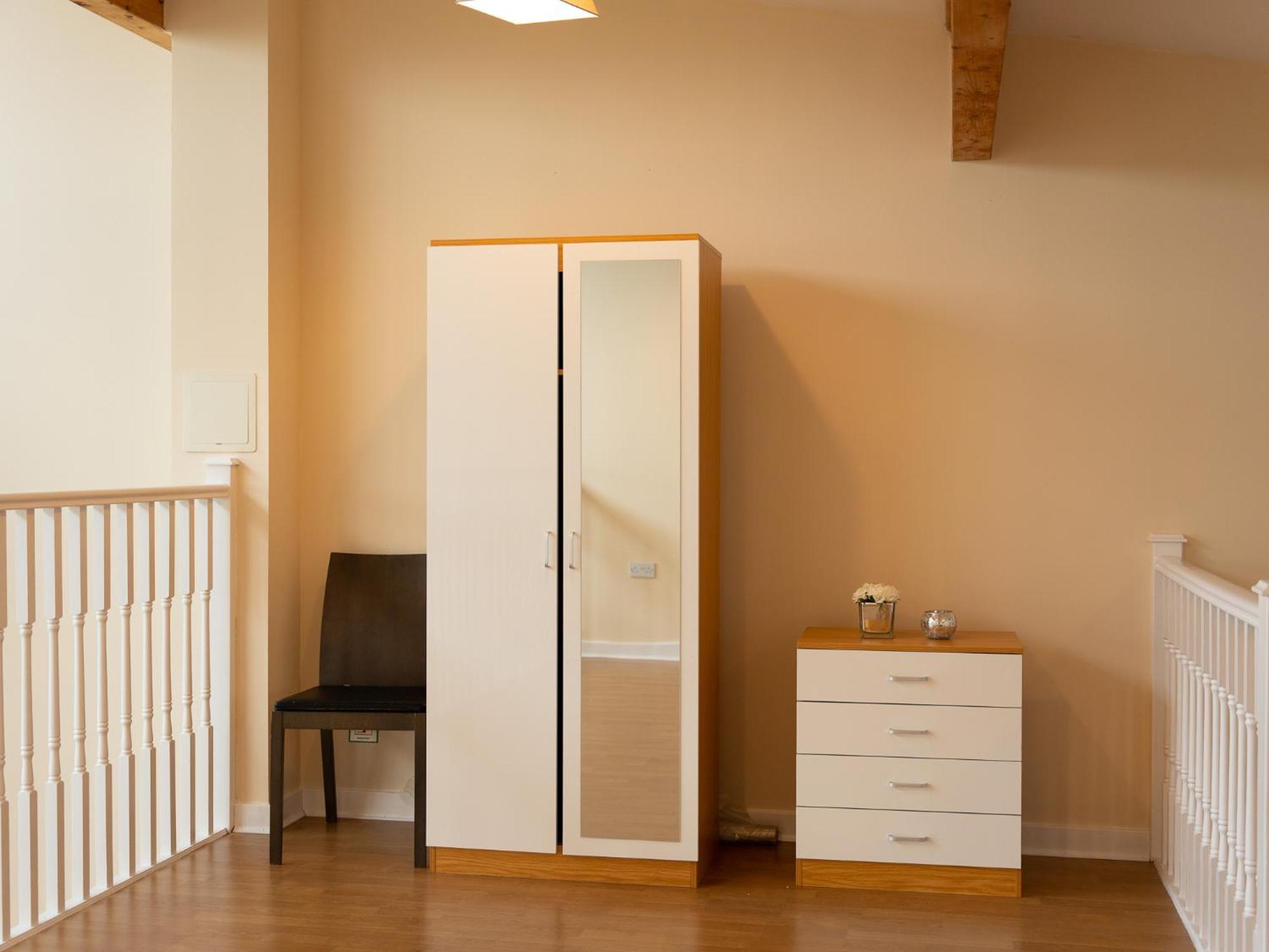 Luxury 2 Bed Apartment - Near Heathrow, Legoland, Windsor Slough Bagian luar foto