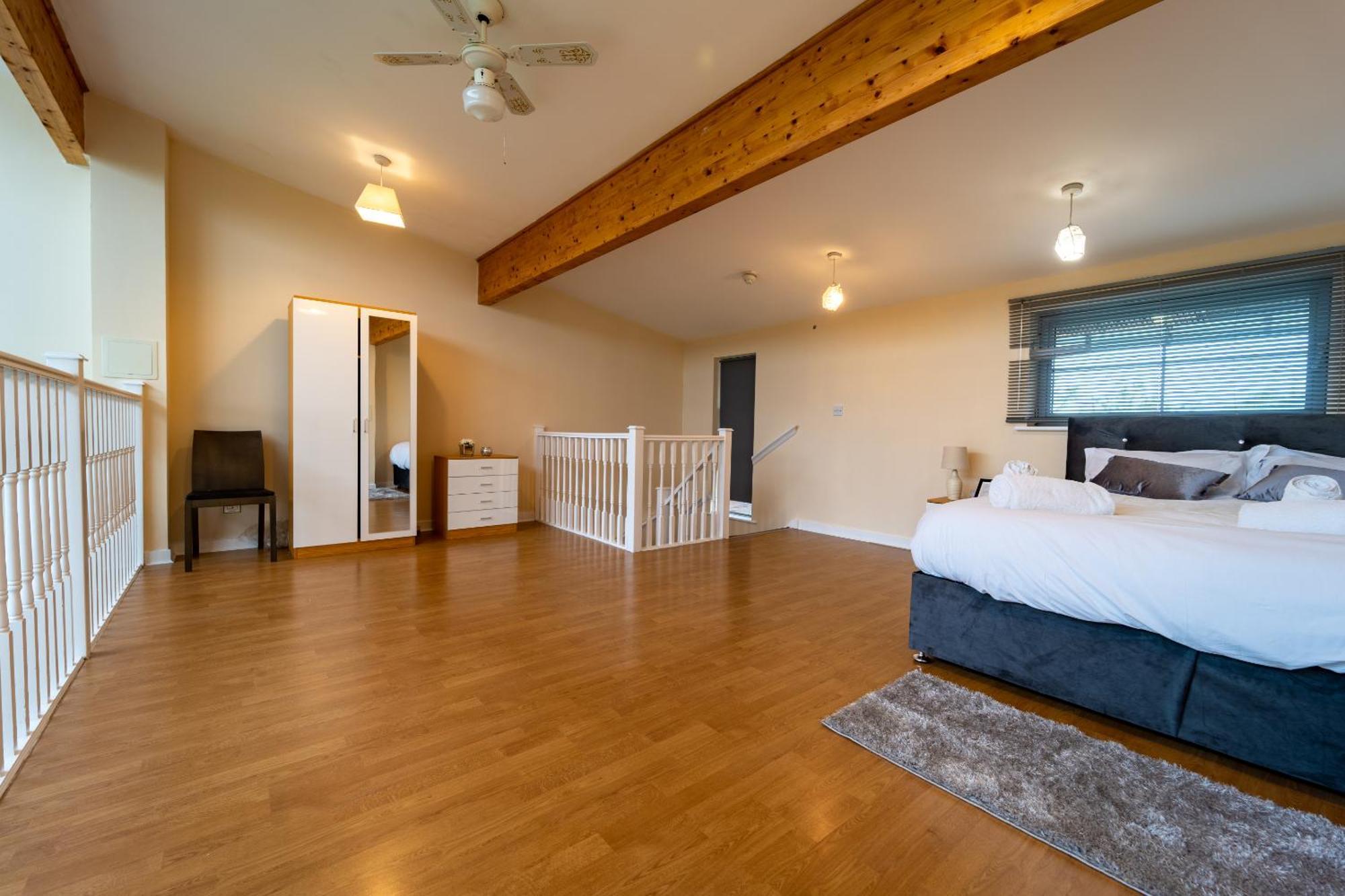 Luxury 2 Bed Apartment - Near Heathrow, Legoland, Windsor Slough Bagian luar foto