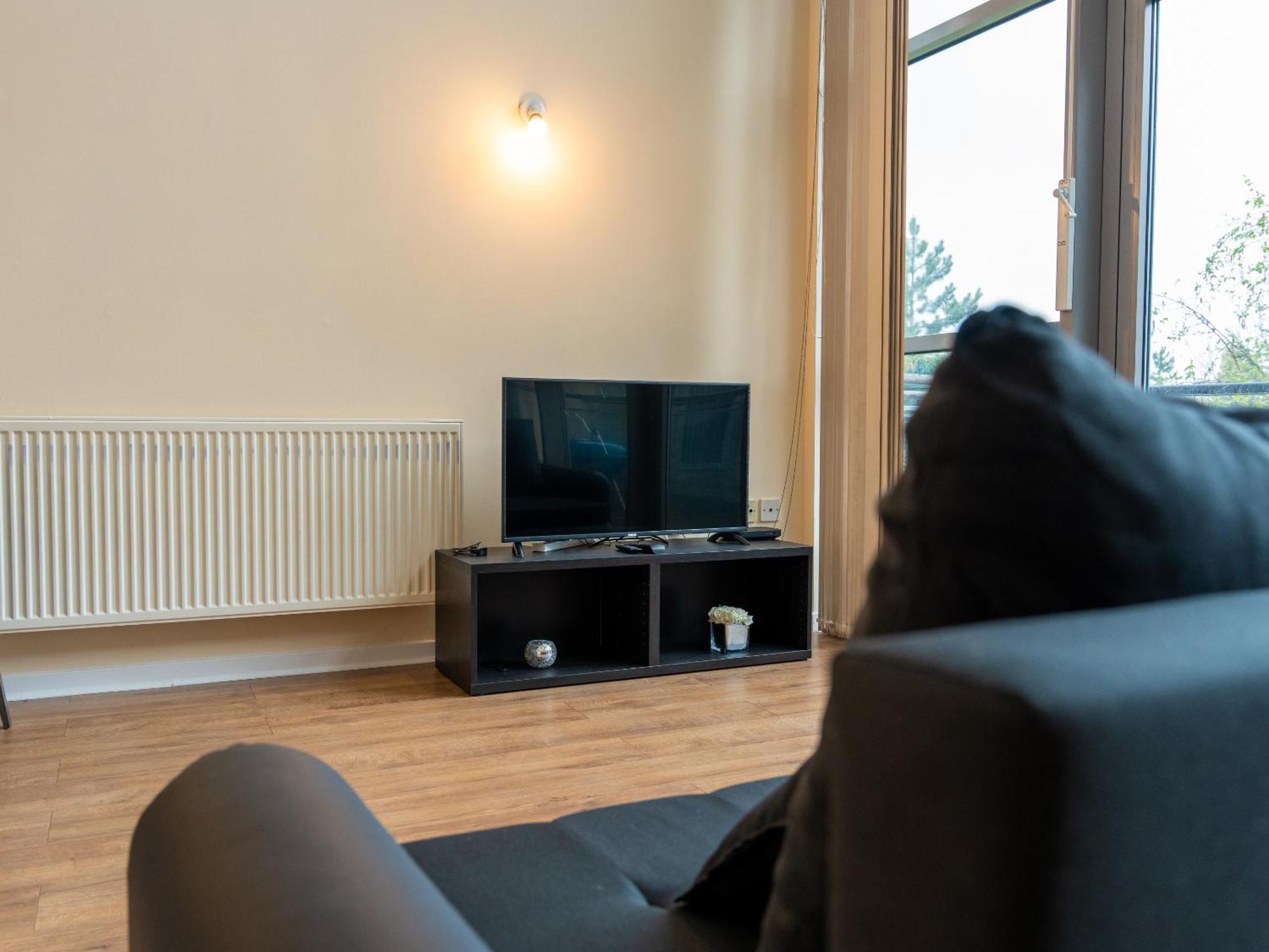 Luxury 2 Bed Apartment - Near Heathrow, Legoland, Windsor Slough Bagian luar foto