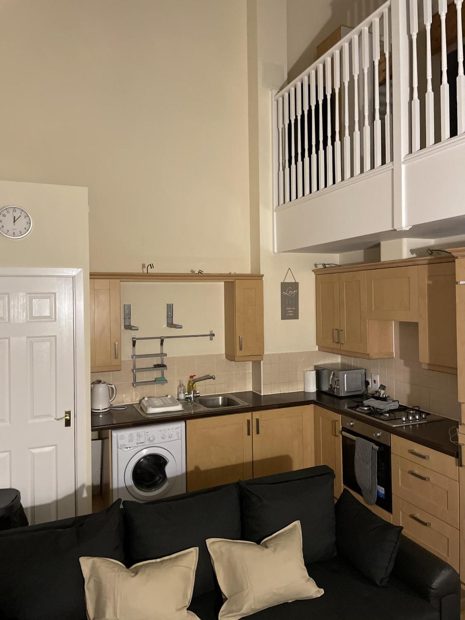 Luxury 2 Bed Apartment - Near Heathrow, Legoland, Windsor Slough Bagian luar foto